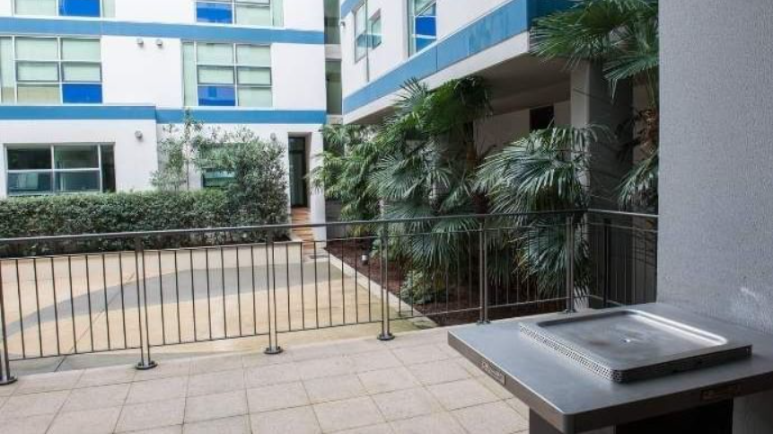 Student Living-800 Swanston